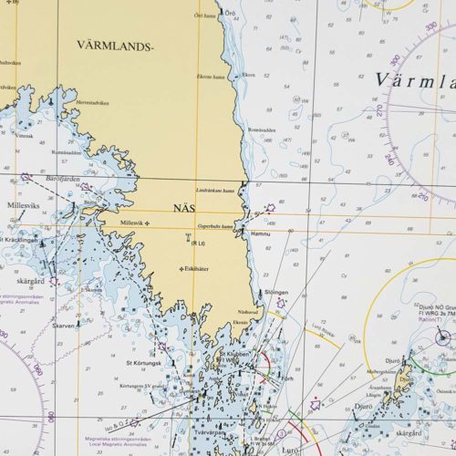 Inramat sjökort över Vänern från sjöfartsverket att ha som tavla på väggen, där du även kan markera med nålar vart du har varit. Kartkungen