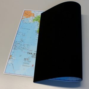 musmatta-världskarta-63-x-42-cm