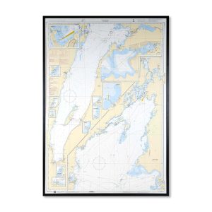 Inramat sjökort 121 över Vättern från sjöfartsverket att ha som tavla på väggen, där du även kan markera med nålar vart du har varit. Kartkungen
